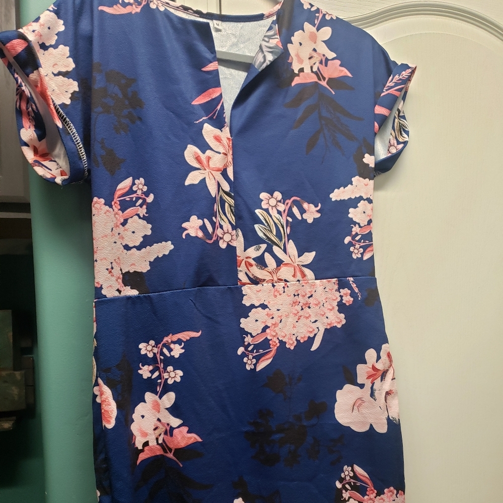 Dress - Picture 3 of 3